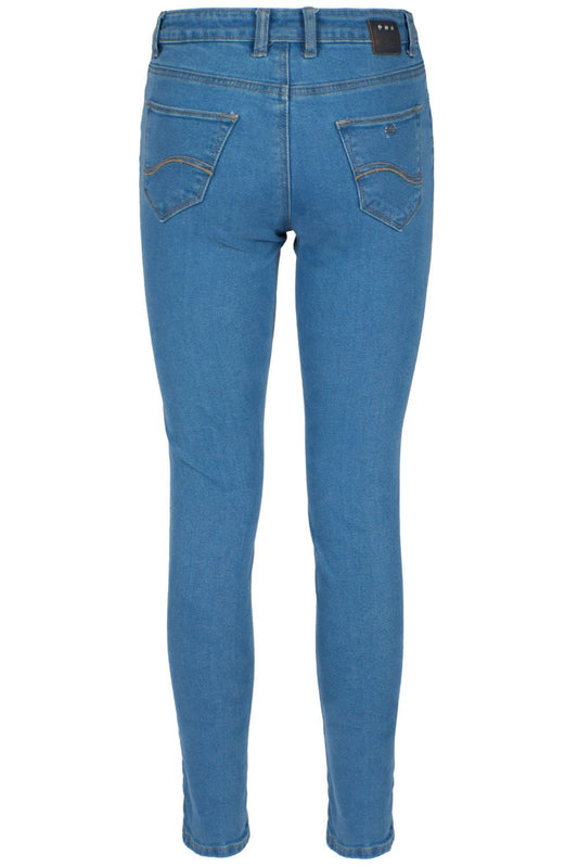 Light Blue Skinny Jeans for the Modern Woman