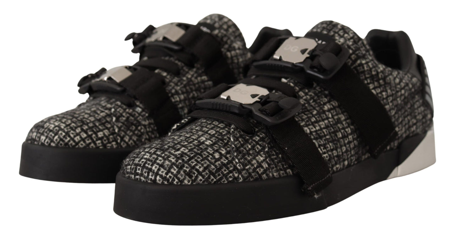 Elegant Low Top Casual Sneakers in Black