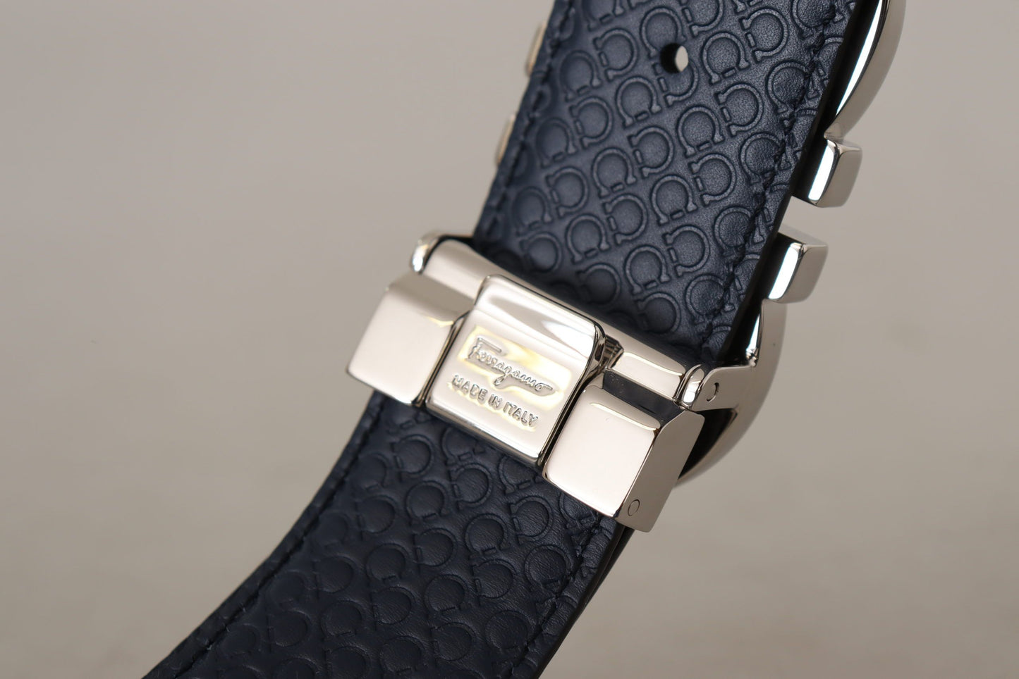 Elegant Reversible Leather Belt - Dual Tone