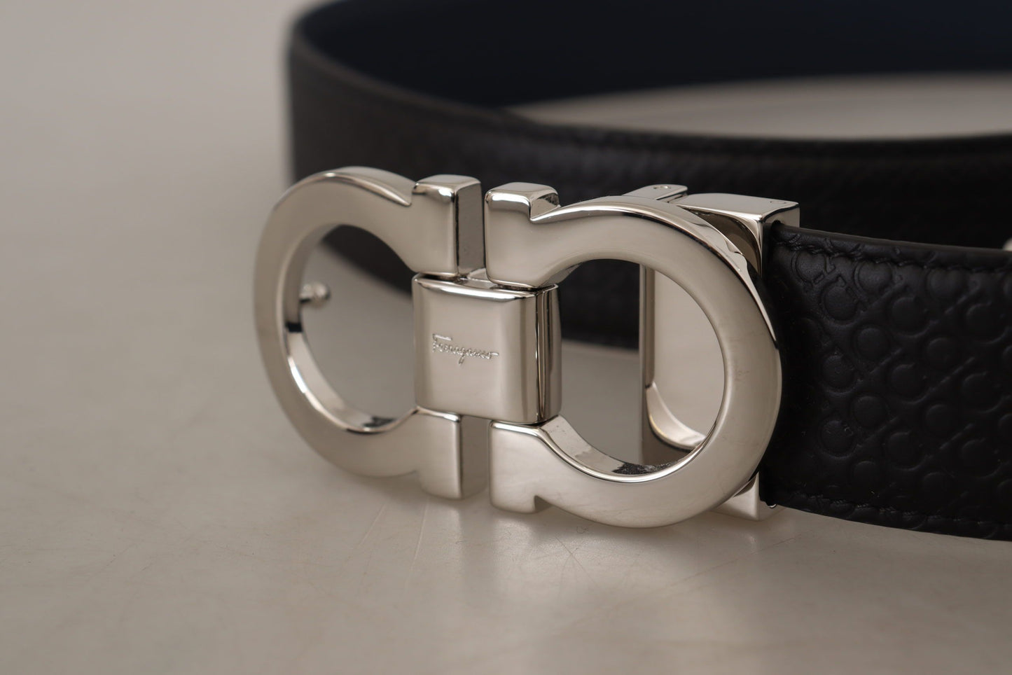 Elegant Reversible Leather Belt - Dual Tone