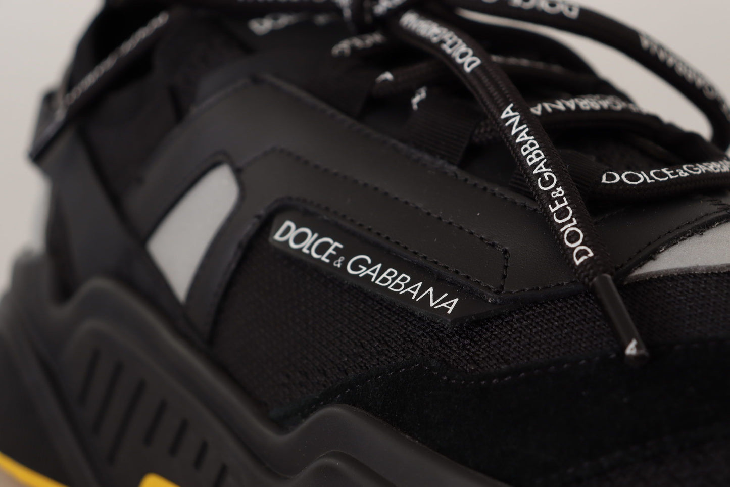 Elegant Daymaster Casual Sneakers - Black/Yellow