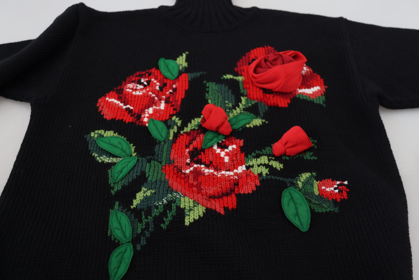 Elegant Black Turtleneck Wool-Cashmere Sweater