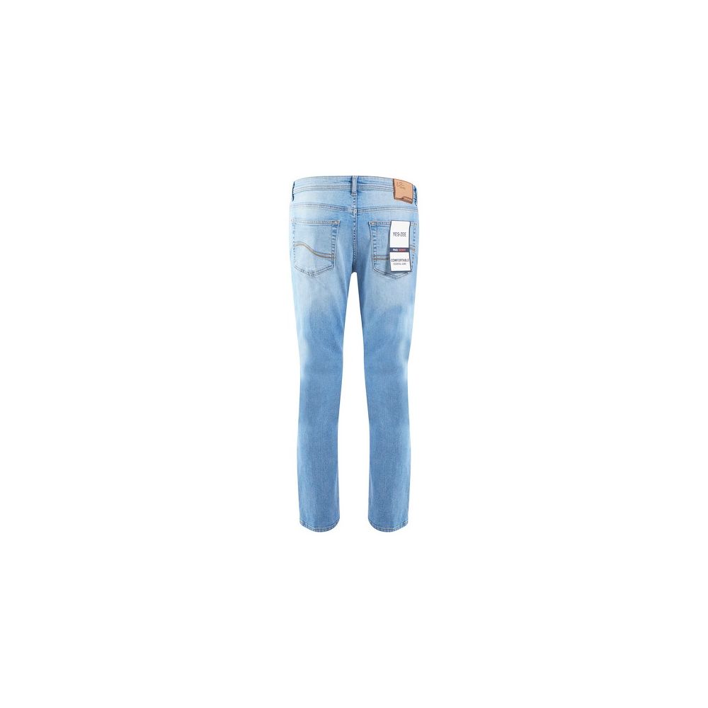 Sleek Comfort Denim Five-Pocket Light Wash Jeans