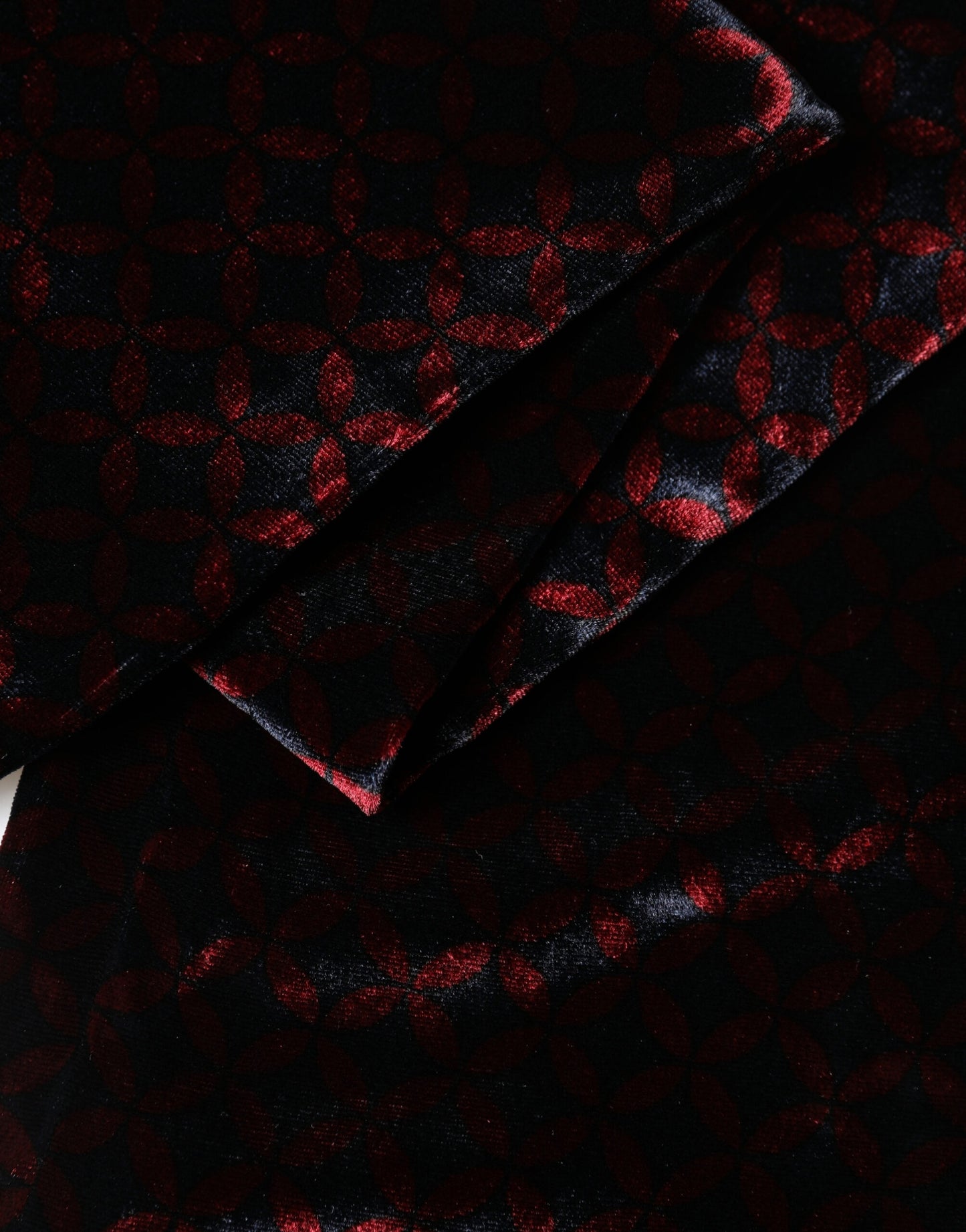 Black Red Rayon Geometric Pattern Fringe 140cm X 16cm  Scarf