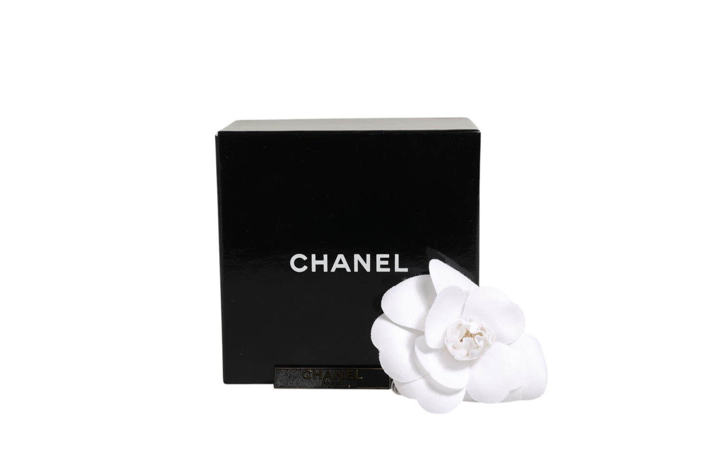 White flower Brooch