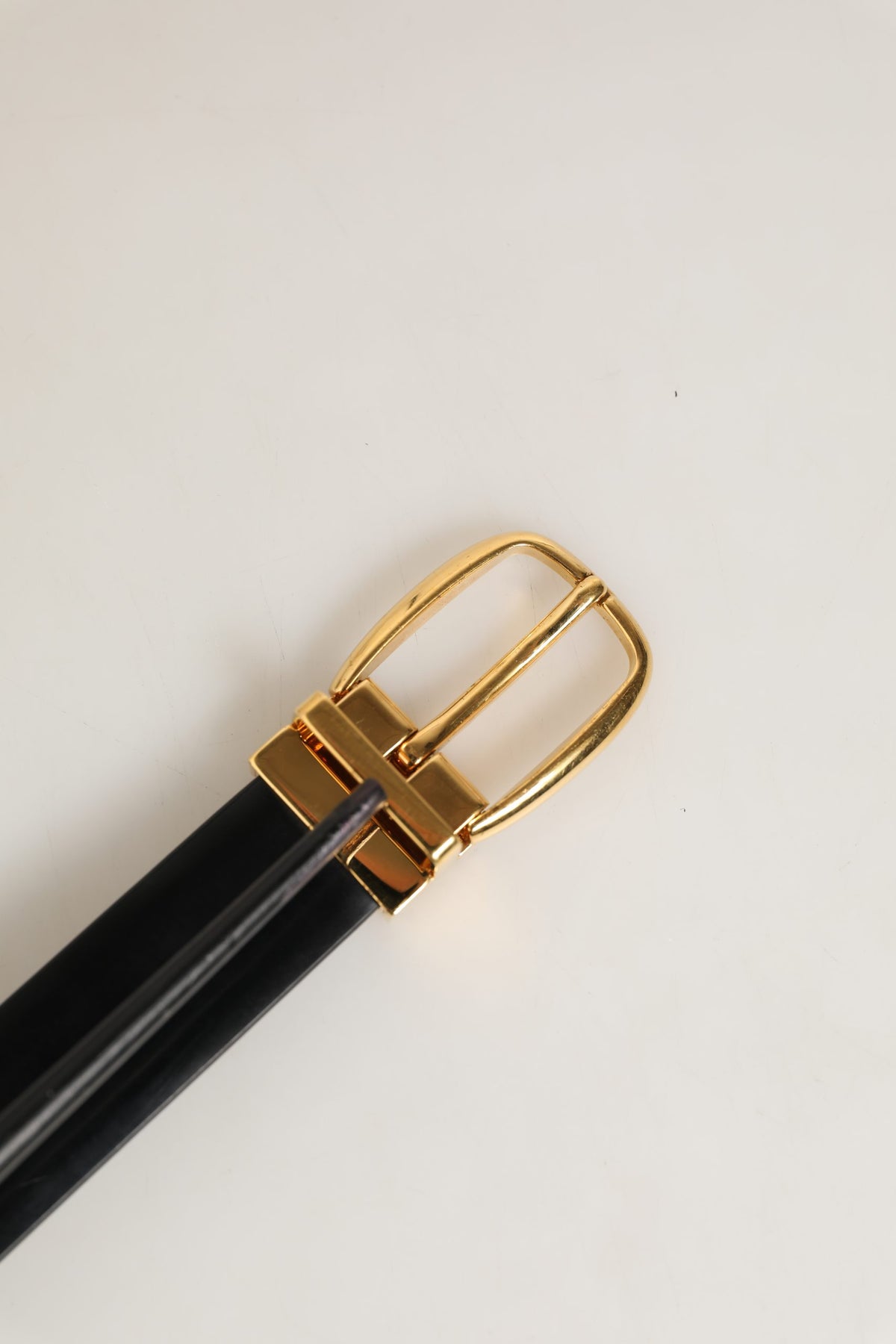 Black Leather Gold Tone Metal Buckle Belt