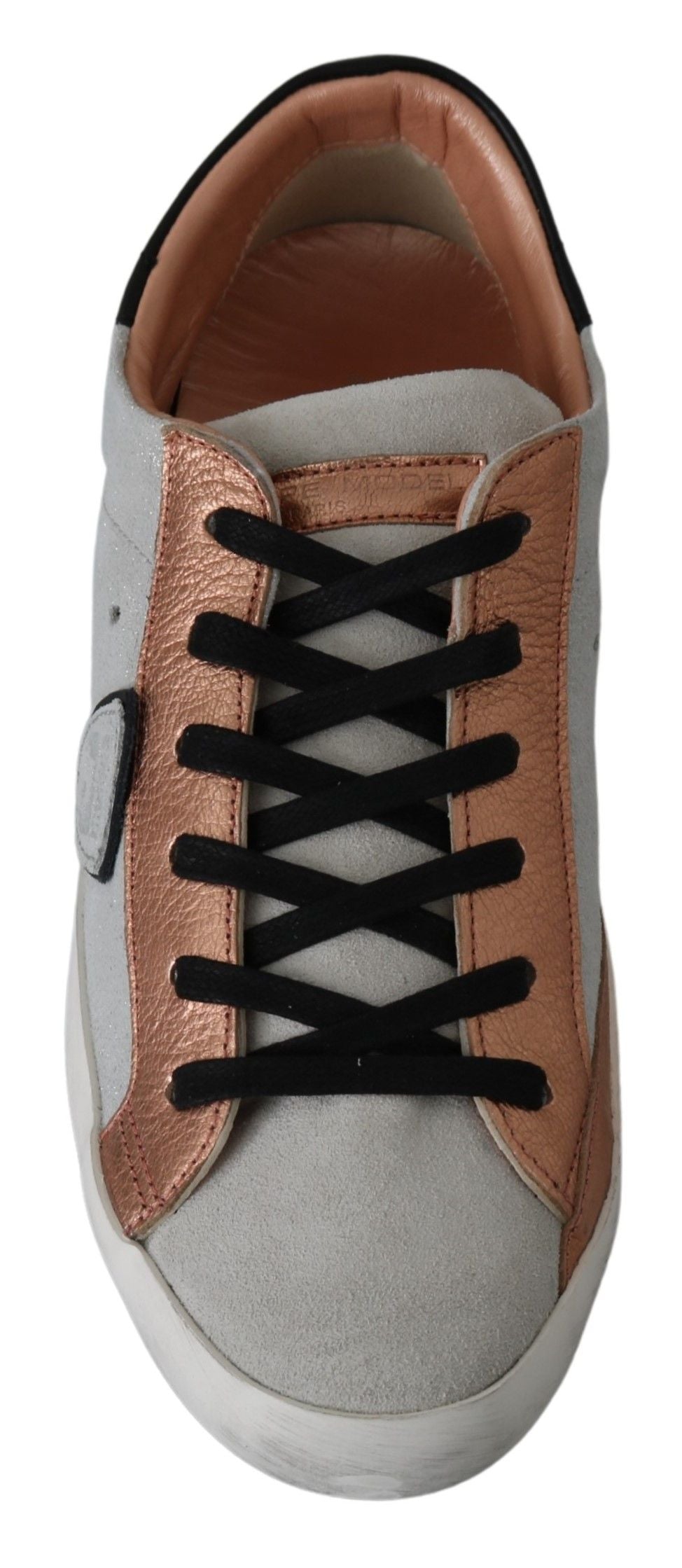 Chic Gray Casual Sneakers for a Trendy Step