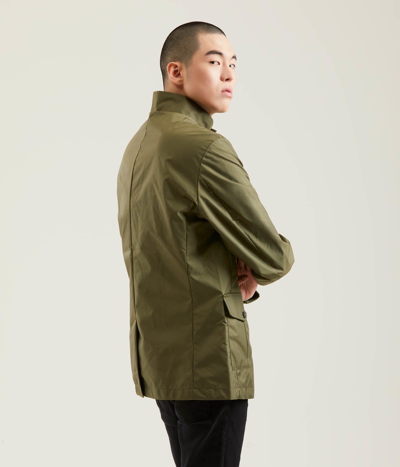 Crisp Nylon Four-Pocket Versatile Jacket