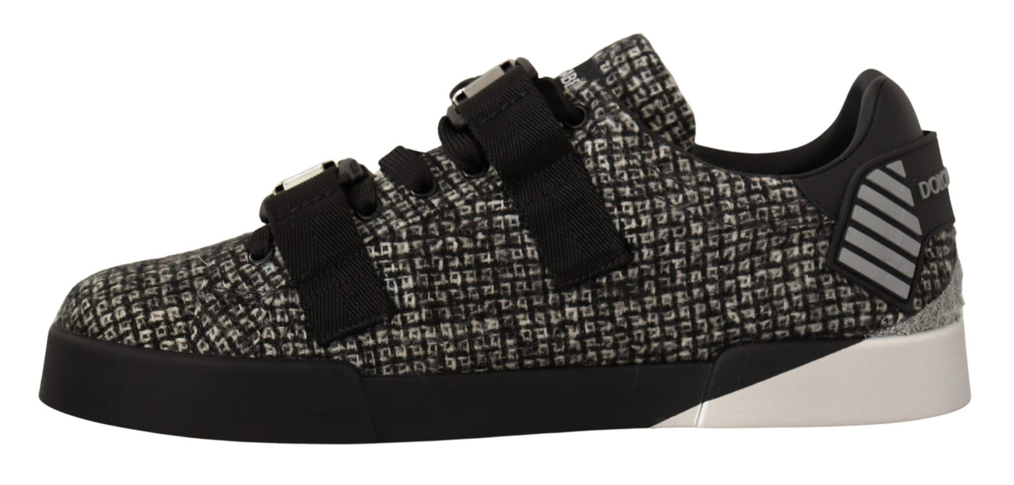 Elegant Low Top Casual Sneakers in Black