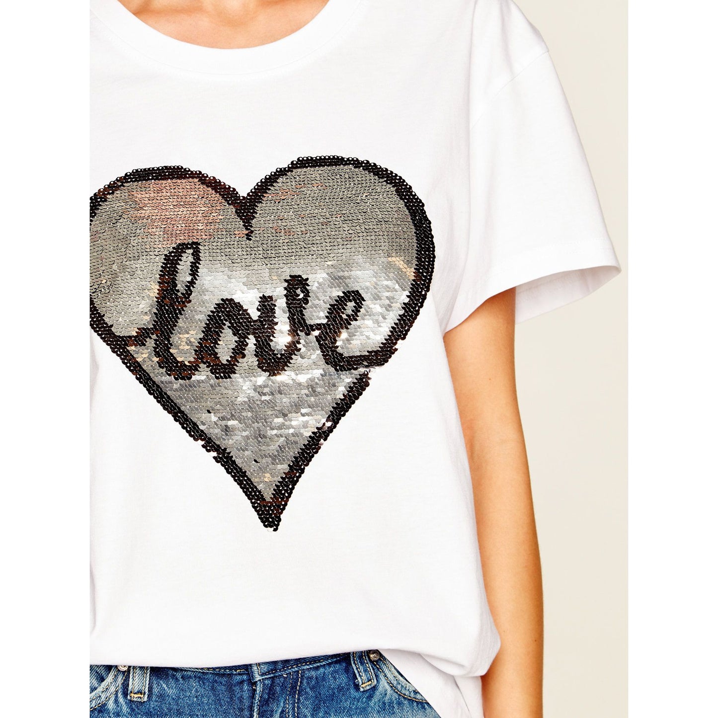 Chic White Fenetoe Tee for Effortless Style