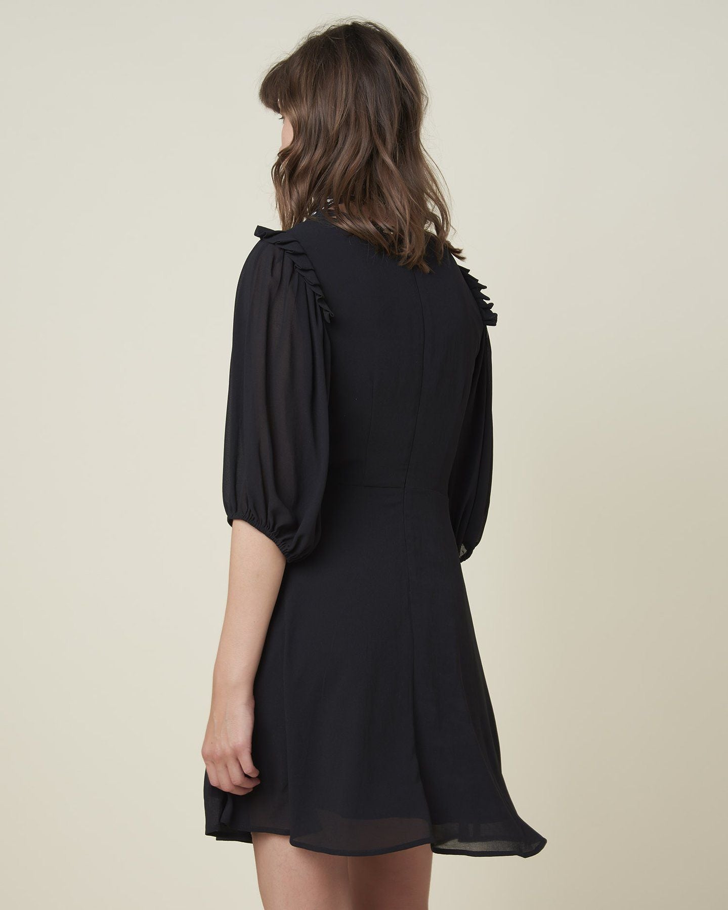 Elegant Black Tulle Knee-Length Dress