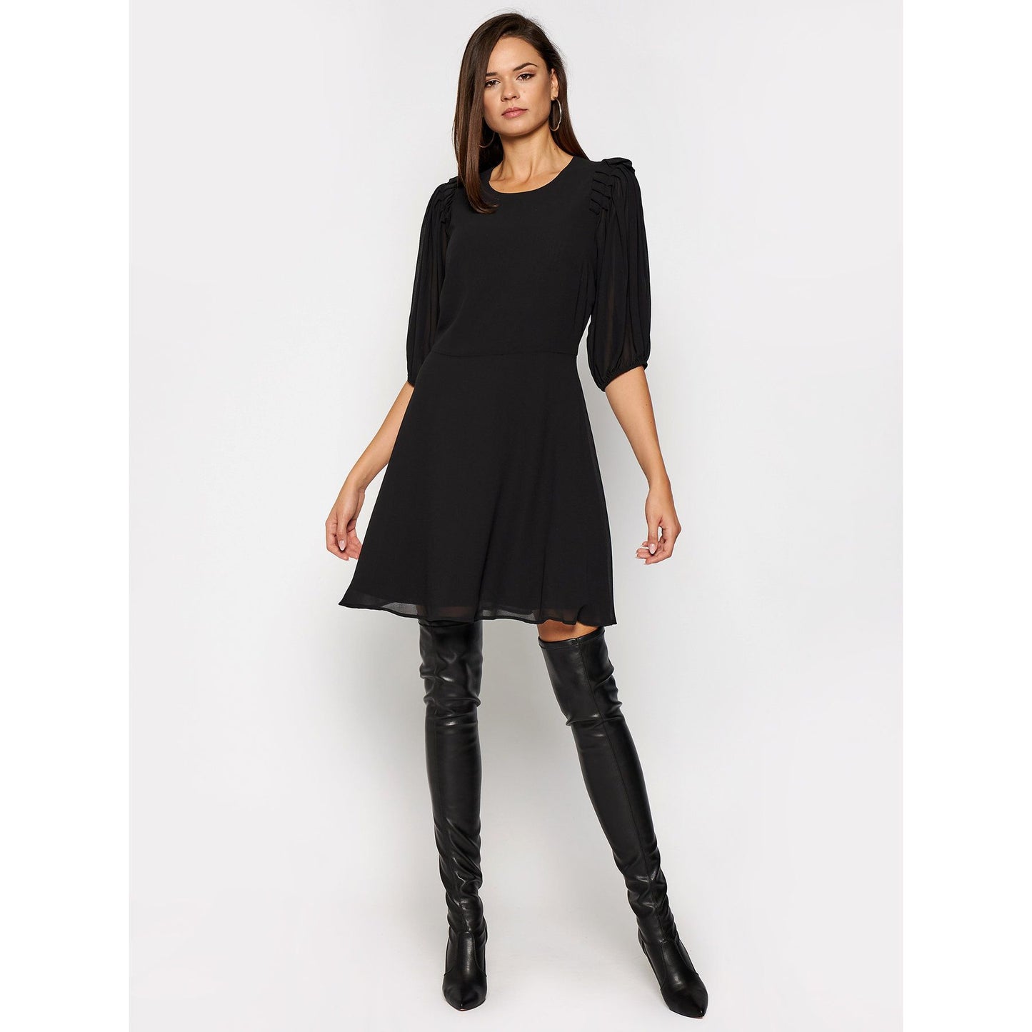 Elegant Black Tulle Knee-Length Dress
