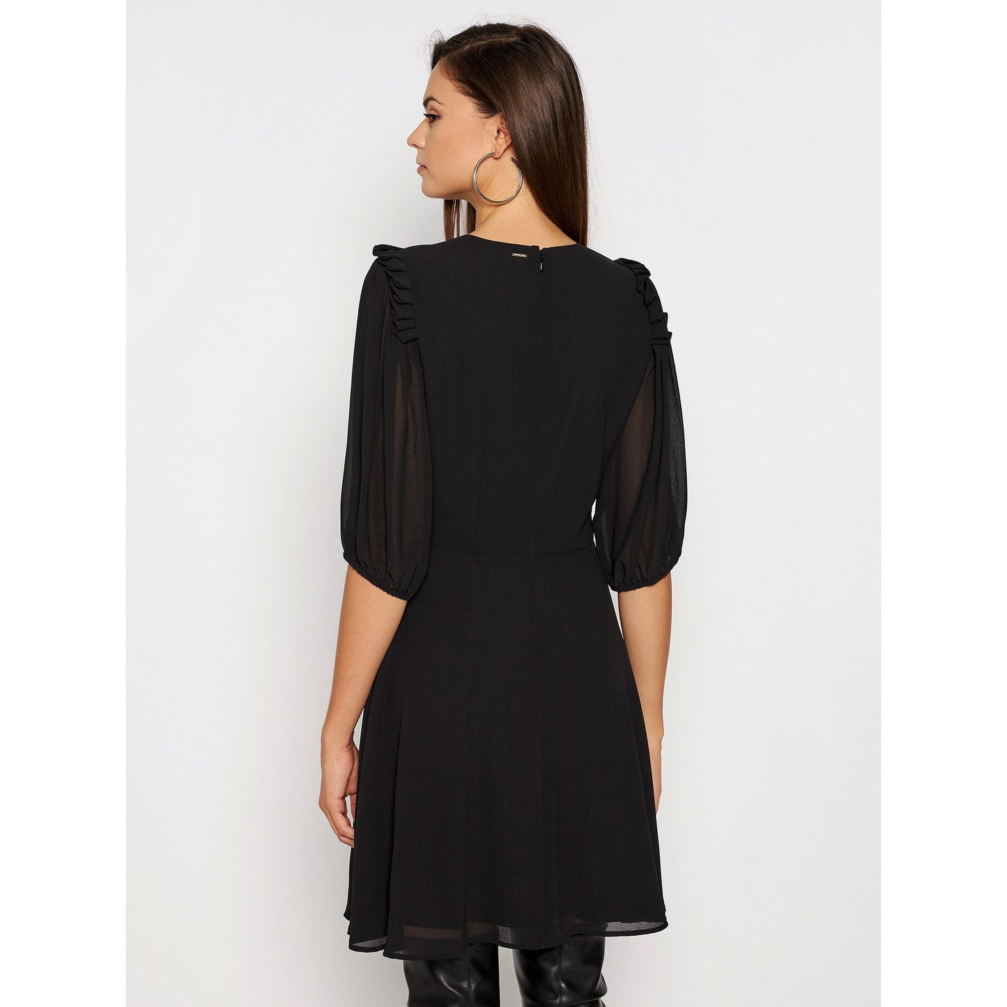 Elegant Black Tulle Knee-Length Dress