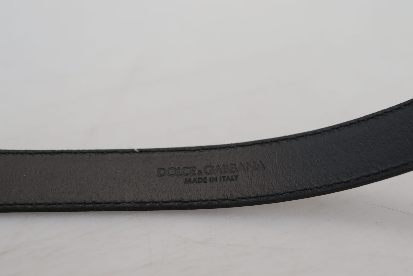 Elegant Leather Belt with Metal Buckle
