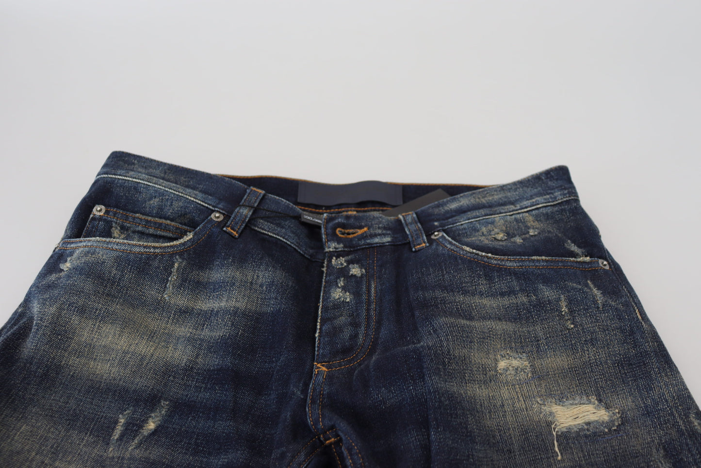 Elevated Blue Wash Jeans for Sleek Style