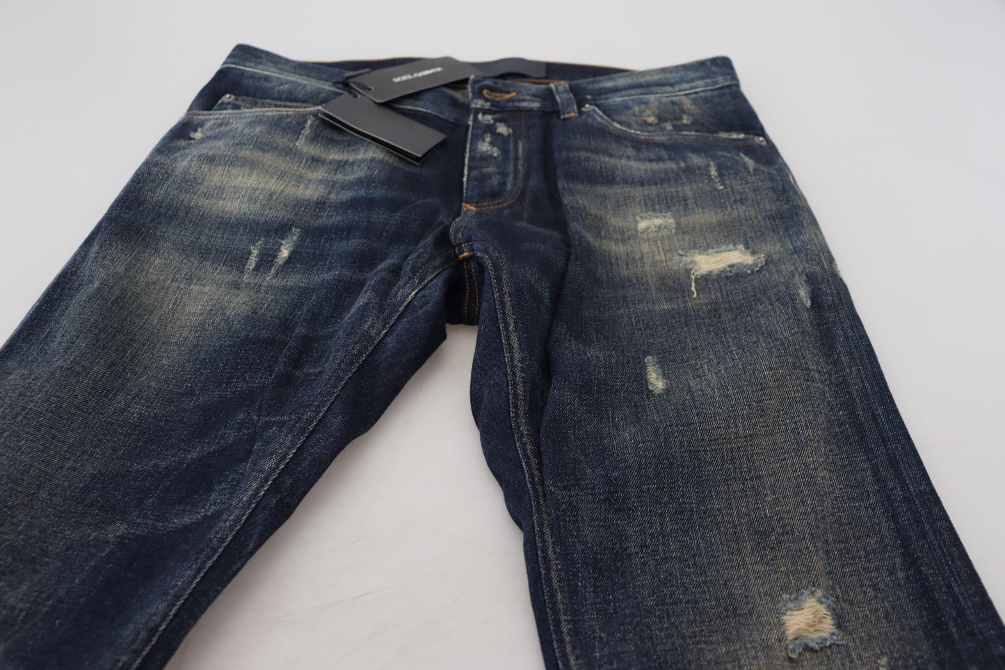 Elevated Blue Wash Jeans for Sleek Style