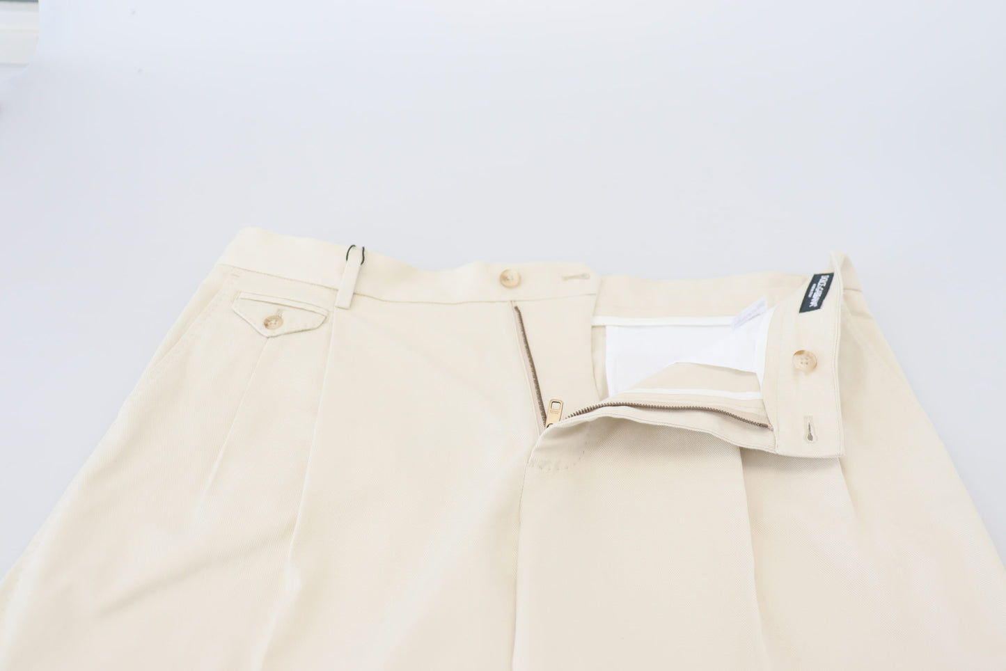 Elegant White Chino Shorts - Summer Essential