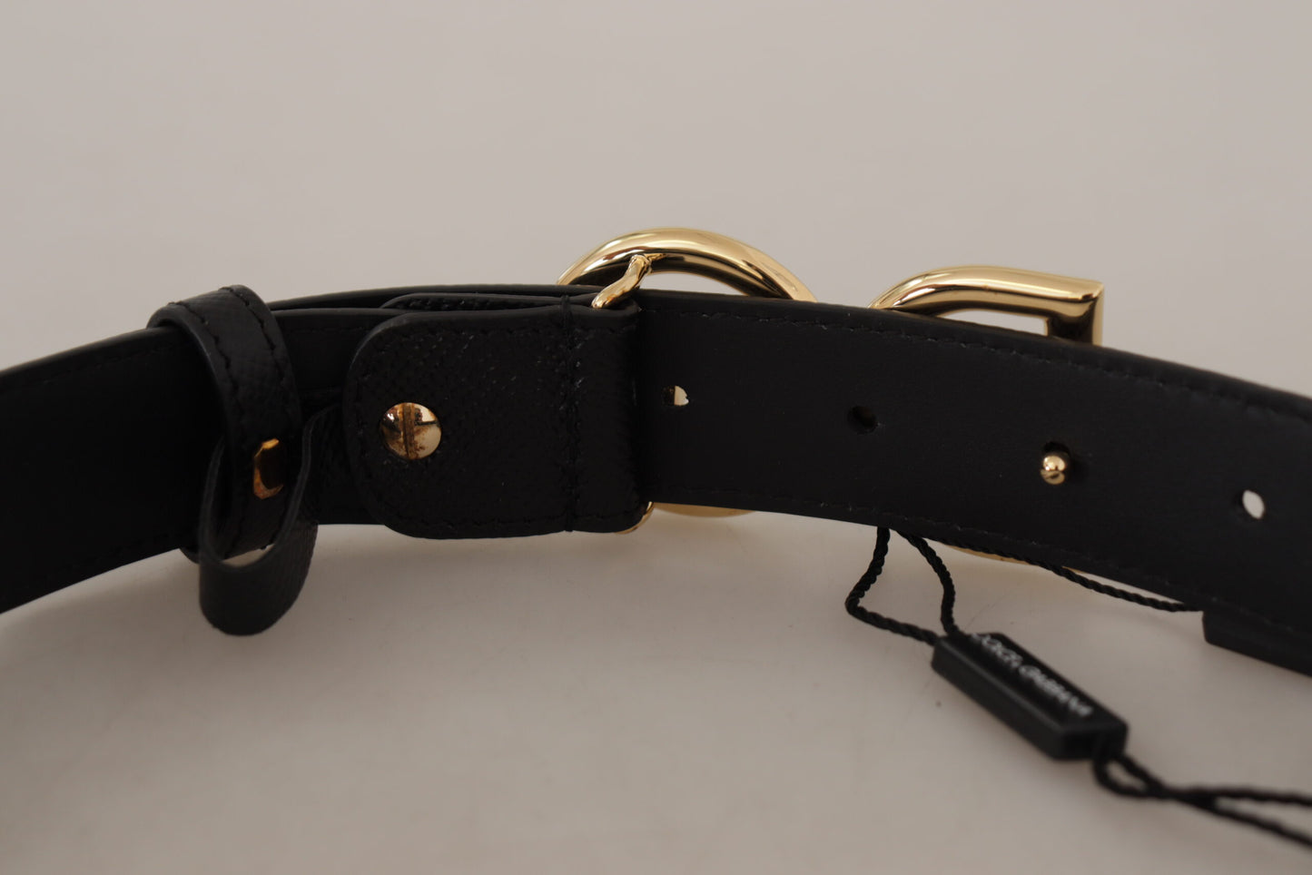 Elegant Leather Belt with Engraved Buckle