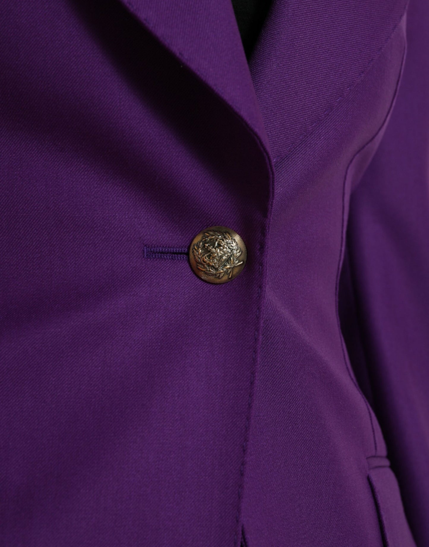 Elegant Wool Blazer with Silk Lining