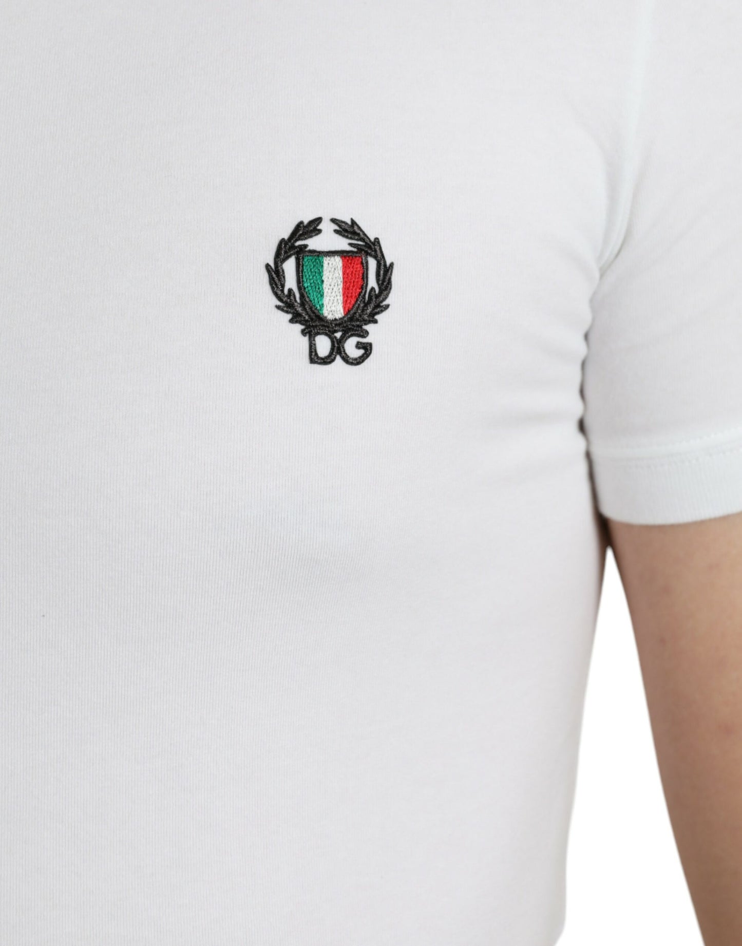 Elegant Crew Neck Tee with Emblematic Crest