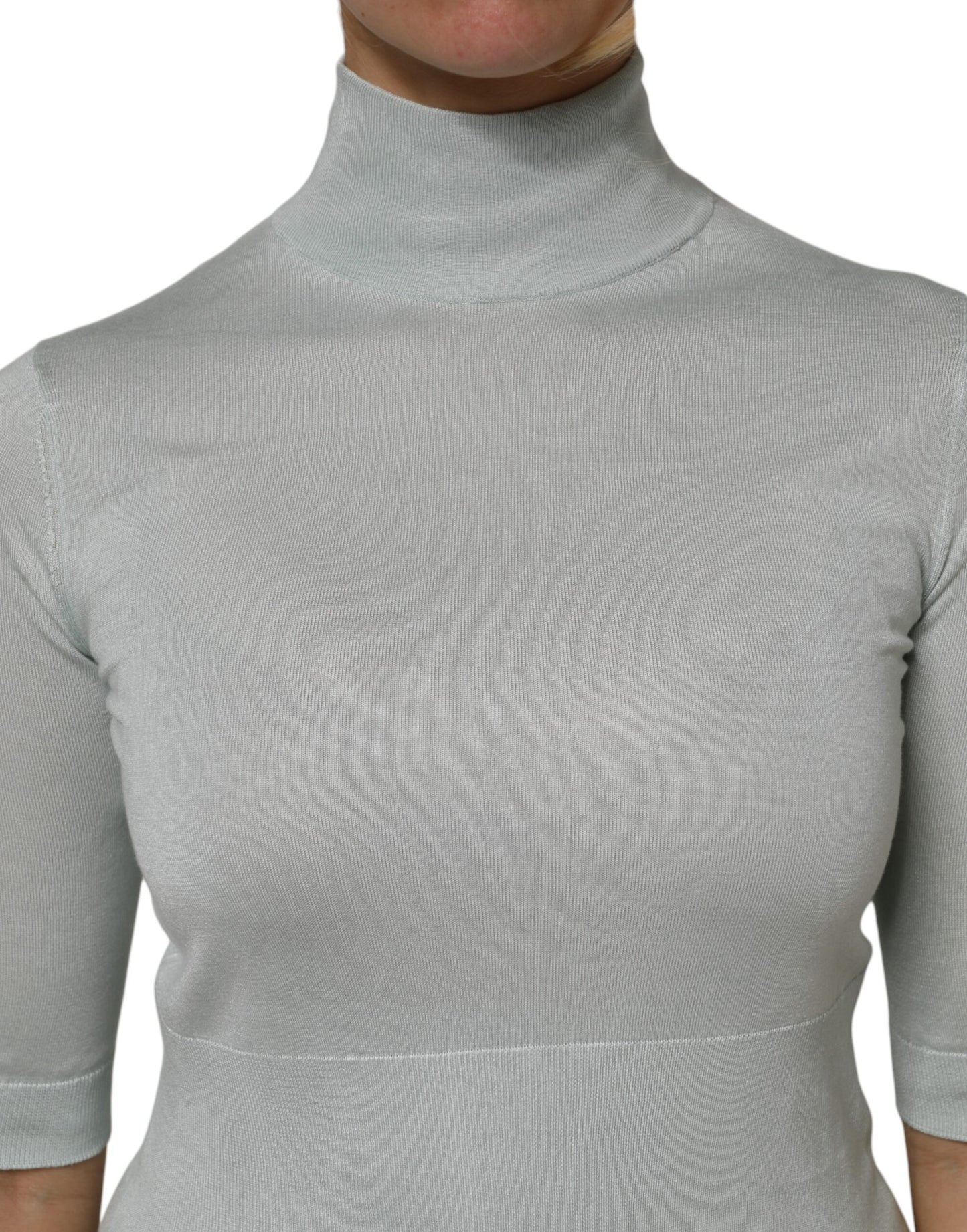 Light Green Silk Turtleneck 3/4 Sleeves Top