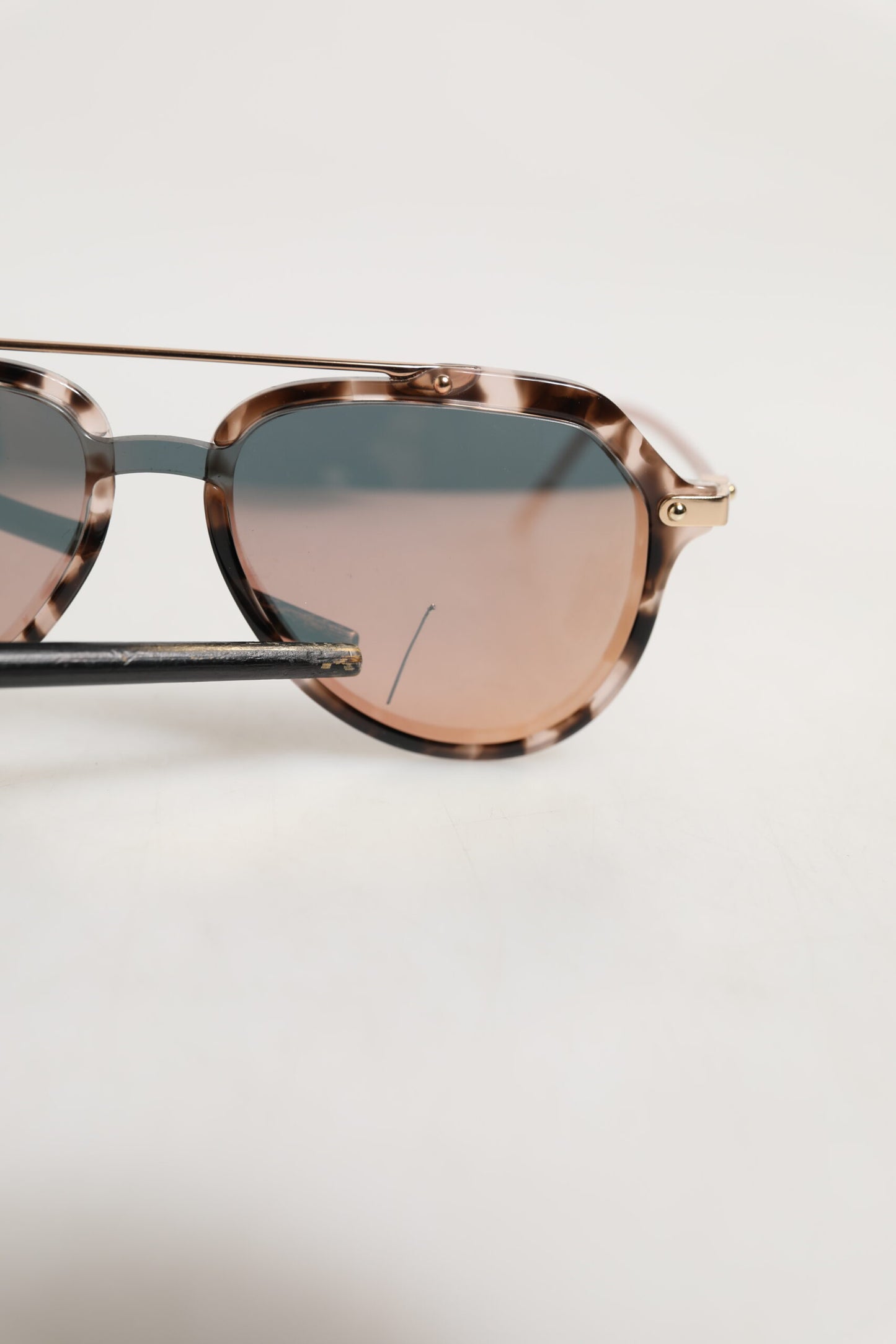 DG4330 Tortoise Shell Aviator Frame Eyewear Sunglasses