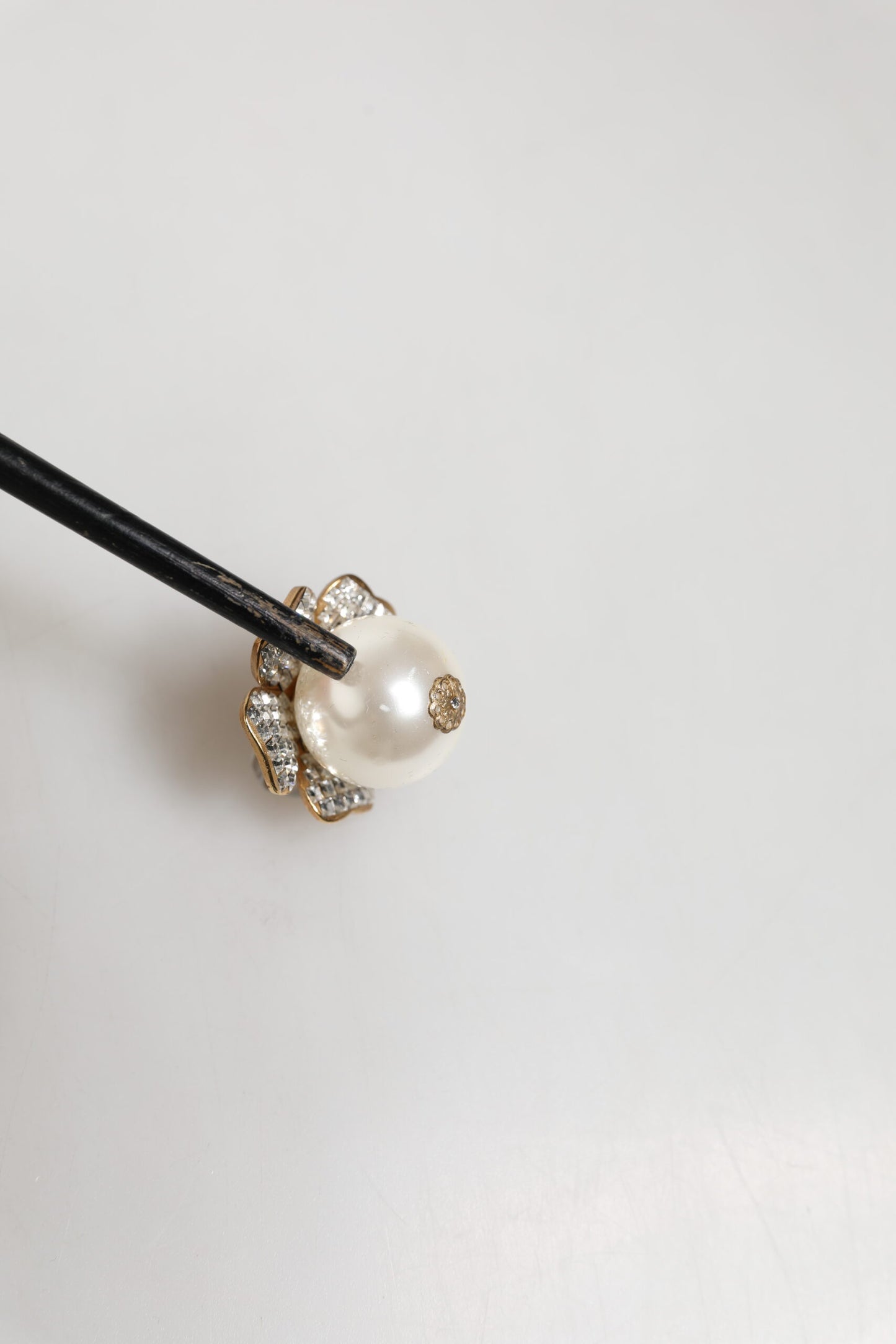 Gold Tone Maxi Faux Pearl Floral Clip-on Jewelry Earrings