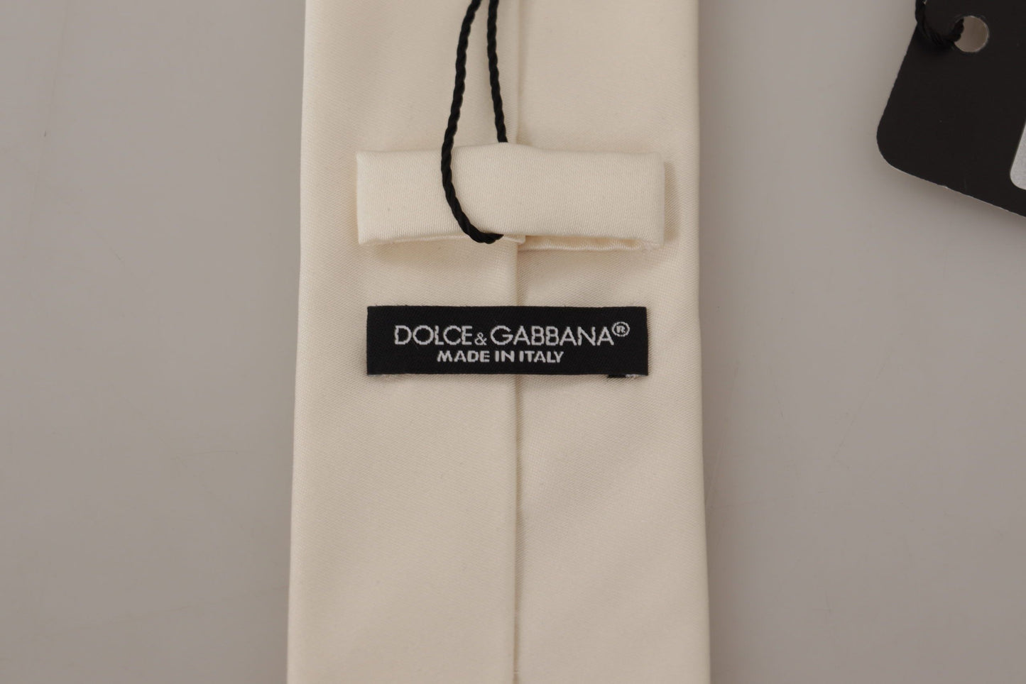 Elegant Silk Bow Tie for Sophisticated Evenings