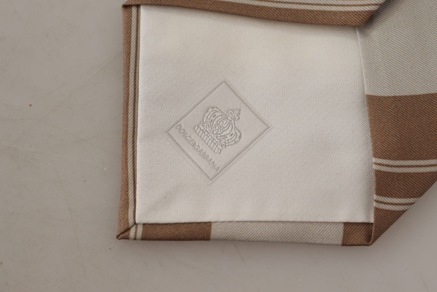 Elegant Silk Brown Tie for the Modern Gentleman